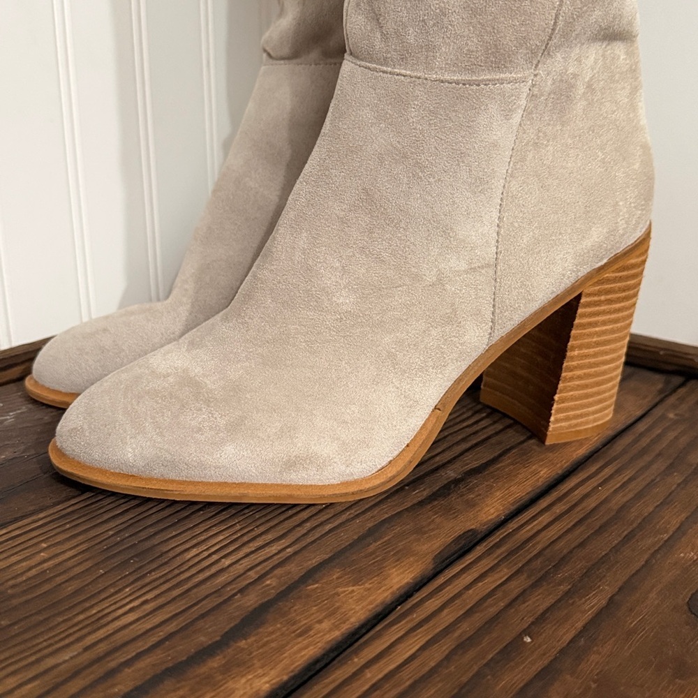 NWT Vici Saint Soft Sueded Tan Block Heel Knee-High Boots - Picture 5 of 11